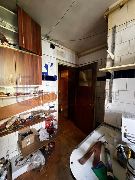 Uioara, sector 4, ap. 2 cam. decomandat, 48 mp, necesita renovare